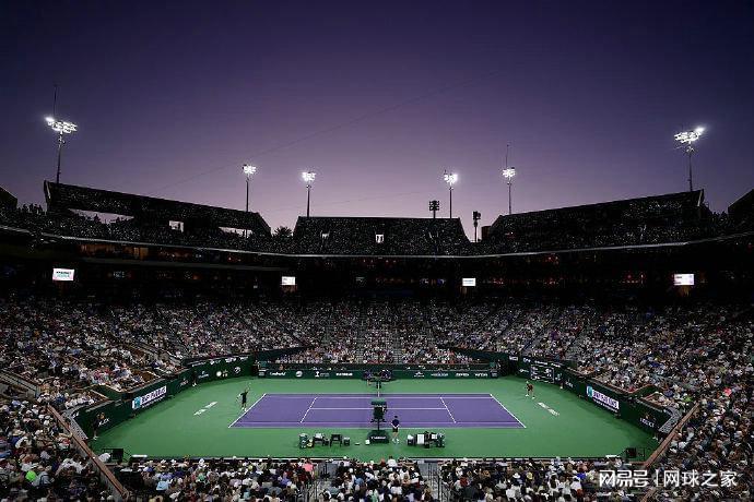 开云在线开户-梅总爆掉阿卡原因揭秘，辛纳横扫紫薇却现隐忧，西尼娃汤森德夺冠